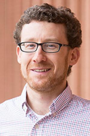 Daniel Quinn headshot
