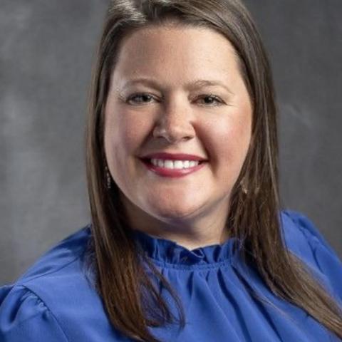 Headshot of Suzanne Russell