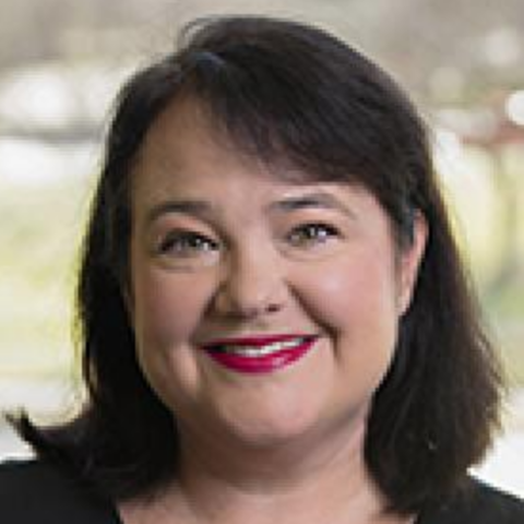 Laura Woolf headshot